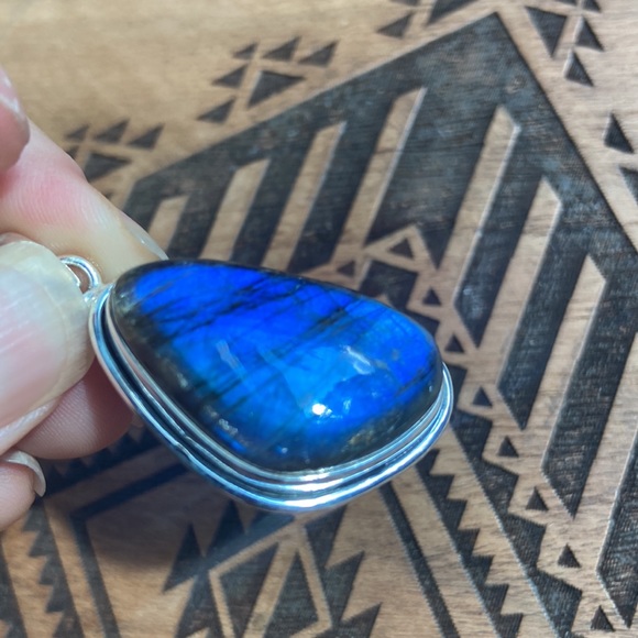 Beautiful Bright Blue flash Labradorite 925 sterling silver pendant - Picture 5 of 12